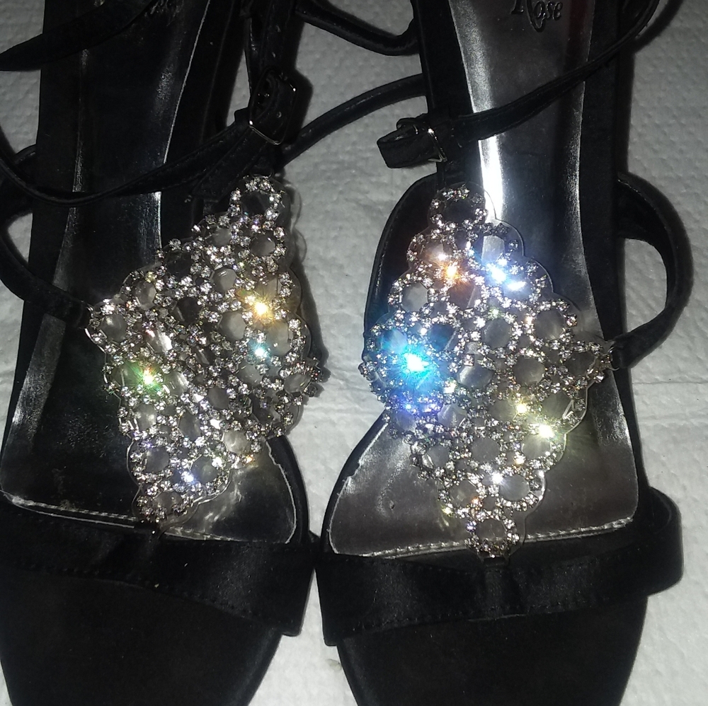Shoes - Picture 4 of 5